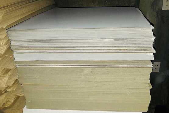 Giấy carton 2, 3, 5, 7 lớp một mặt trắng